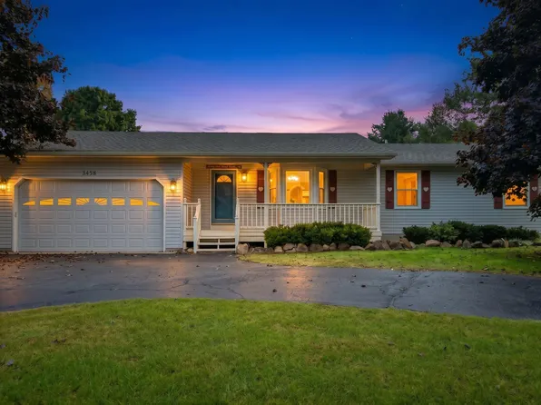 3458 Taggett Lake Dr, Highland, MI 48357
