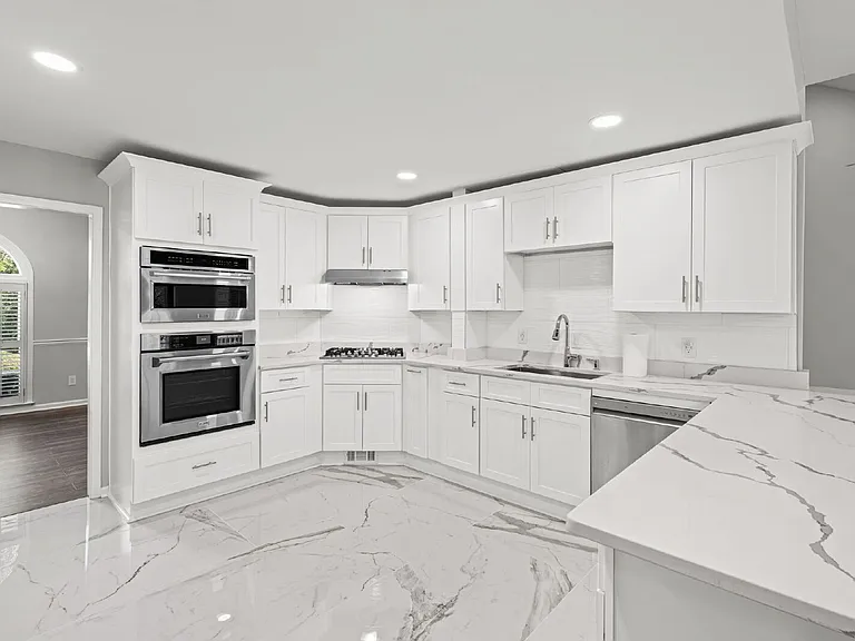 11355 Vedrines Dr — Photo 19