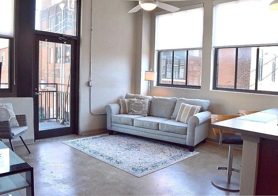 1st image of 1535 Walnut St APT 301
