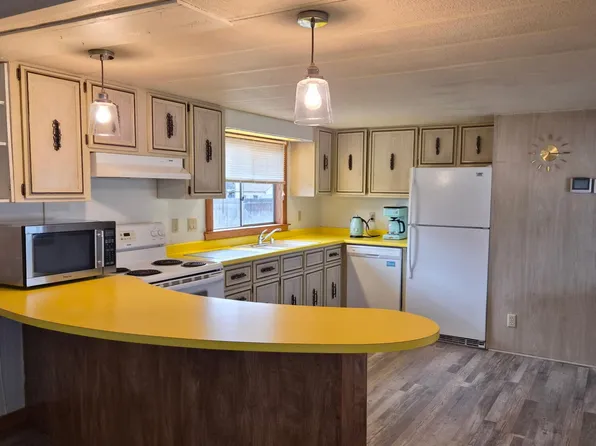 3635 NW Oak Ave, Redmond, OR 97756
