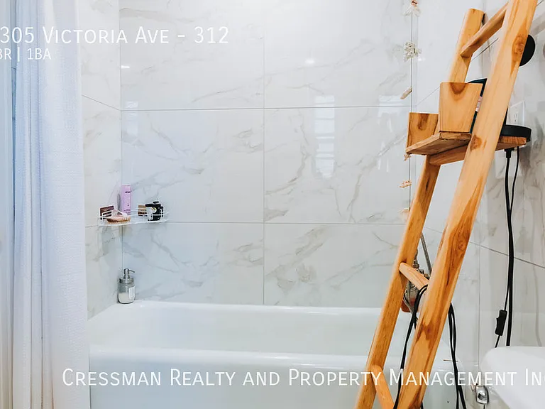 2305 Victoria Ave — Photo 37