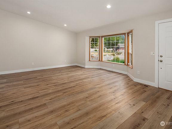 4th image of 4119 122nd Street NE