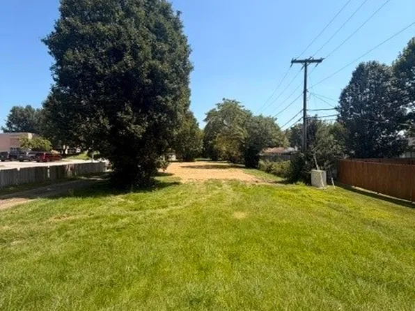 2206 Green Valley Road, New Albany, IN 47150