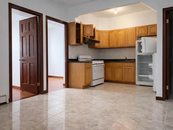 7004 Fort Hamiltn Parkway image 1 of 4