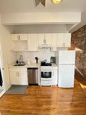 5th image of 88 Elizabeth St #16
