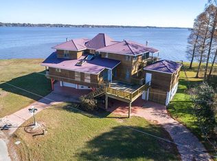 588 E Bayside Dr, Chocowinity, NC 27817