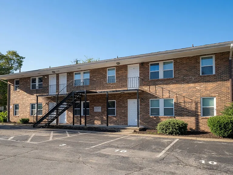 609 E Inskip Dr #6 — Photo 2