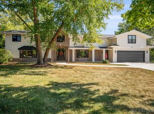 615 Marion Ave, St Charles, IL 60174