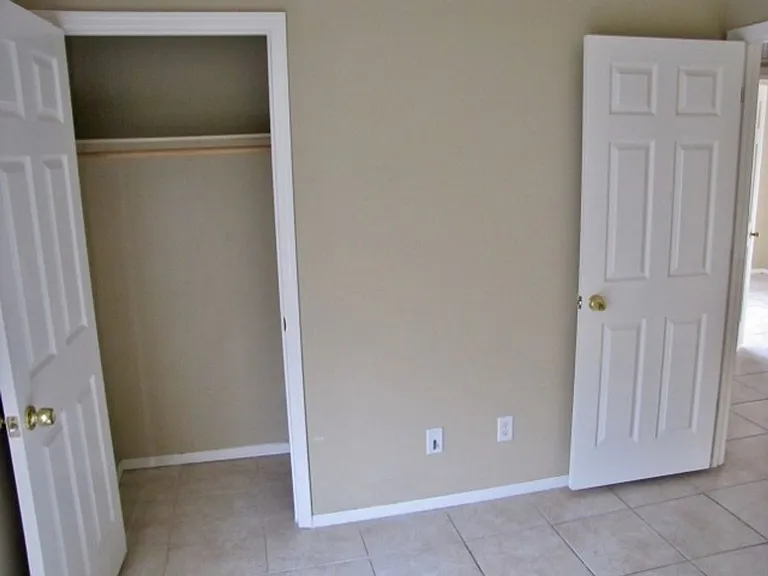 823 Plaza Encanto — Photo 14