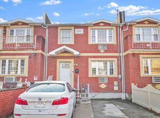 13921 246th St, Rosedale, NY 11422