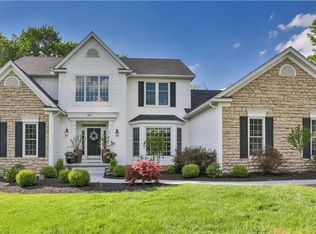 205 Woodhaven Ct, Aurora, OH 44202