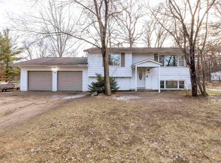 1083 W McConnell Ct, Midland, MI 48640