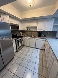 Greenglades Condo 15 — Photo 3