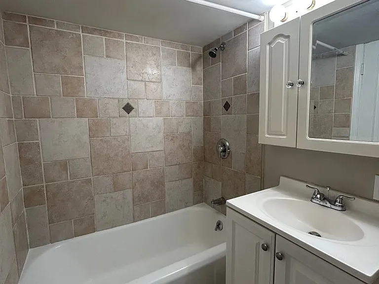 4124 Davenport St — Photo 13