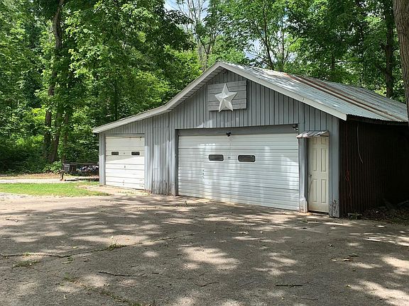 3rd image of 217 Tanglewood Dr