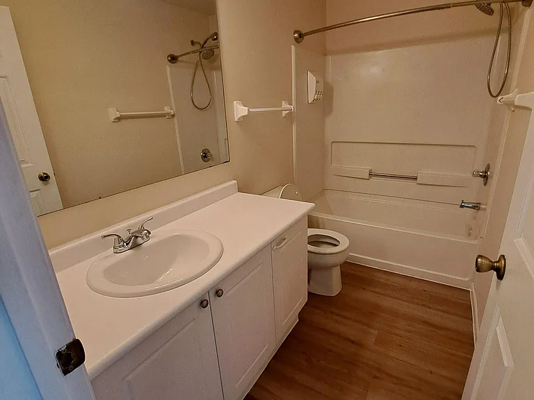 2nd full bath, shower with tub