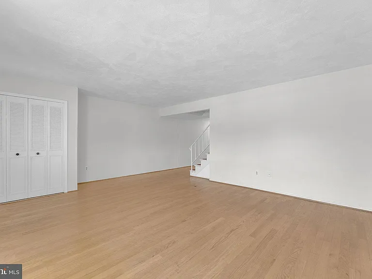40 Rittenhouse Dr — Photo 5