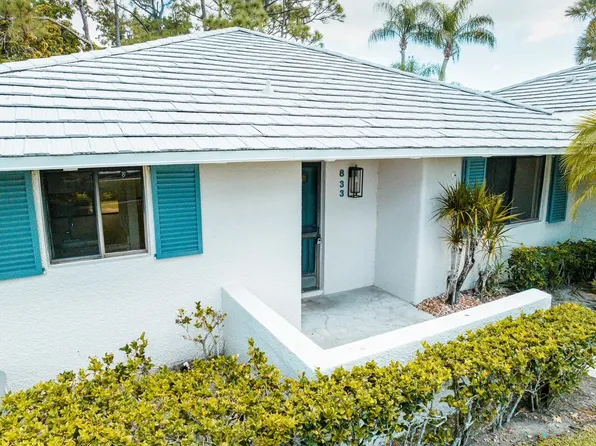 833 Club Drive, Palm Beach Gardens, FL 33418