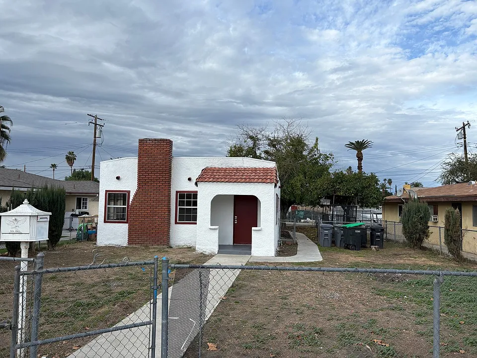 439 N Santa Fe St
