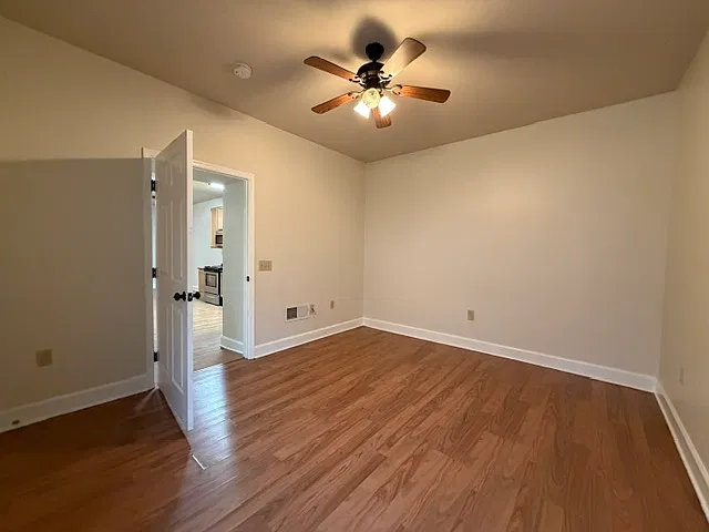 141-147 W Market St — Photo 3