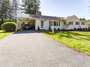 135 Edgewater Dr, Framingham, MA 01702