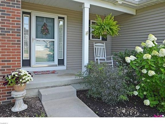 3rd image of 1679 E Ash Dr