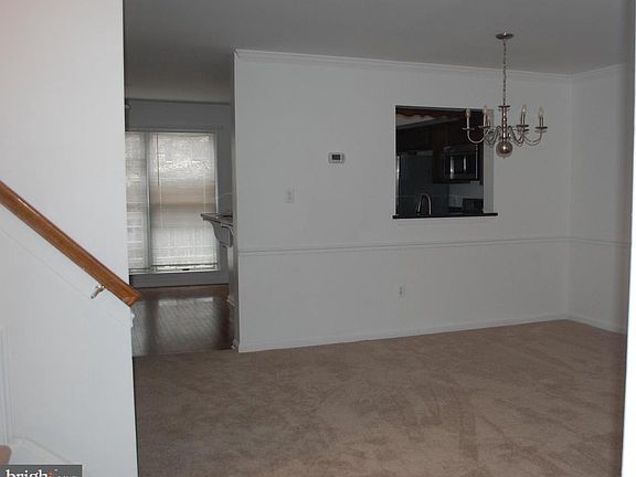 3rd image of 4121 Hampstead Ln
