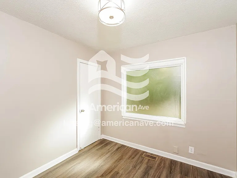 649110_012_wm_-_bedroom_13262449.jpg