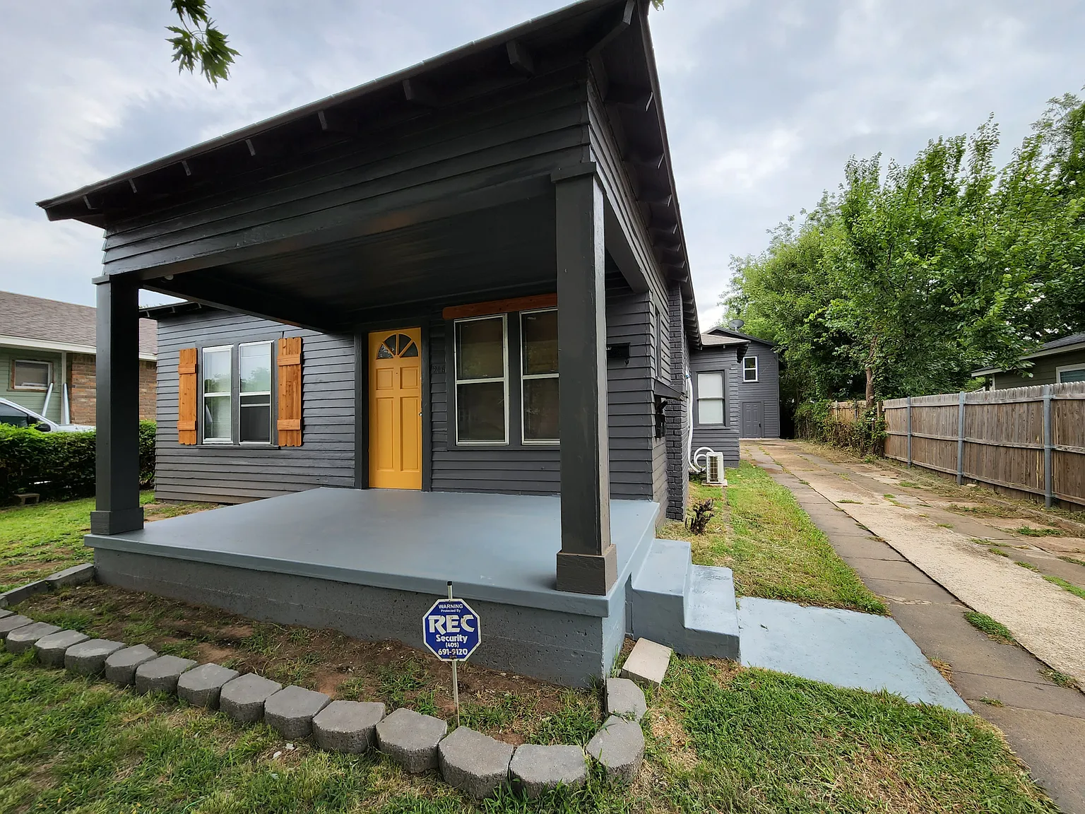 2 bed, 800 sqft, $1,290 — Photo 3
