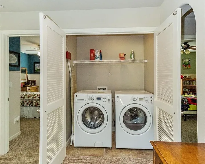 1332 Joy Dr — Photo 3