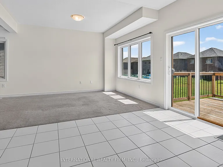 240 Ridley Cres — Photo 14