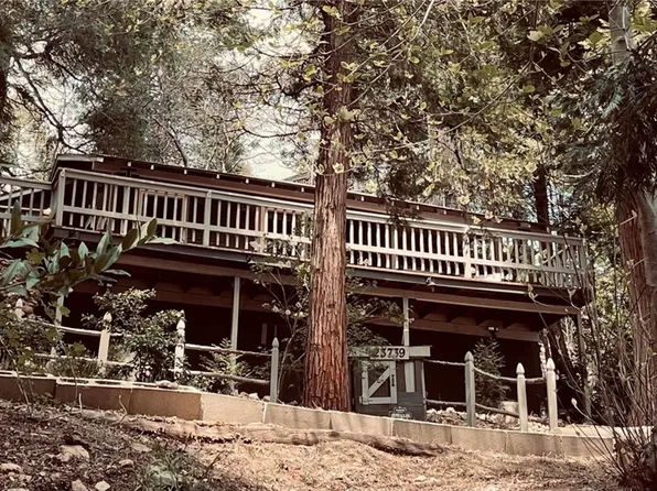 23739 Skyland Dr, Crestline, CA 92325