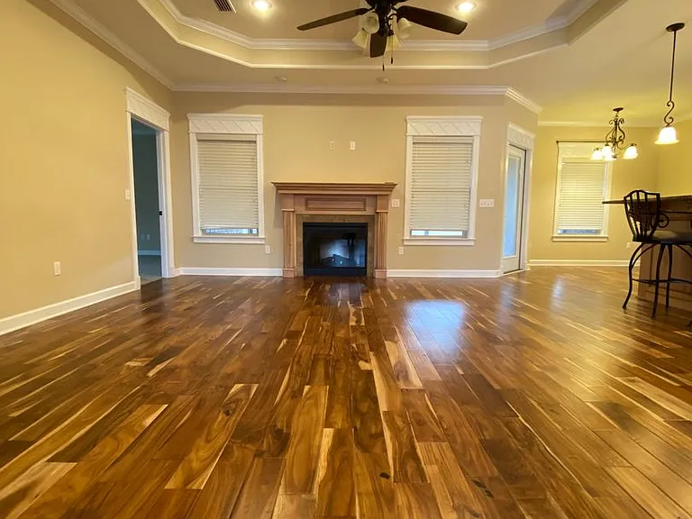 115 Hayley Dr — Photo 3