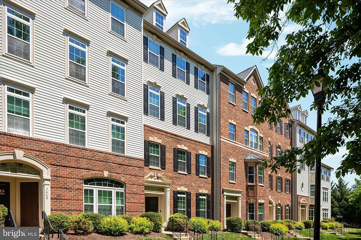 Building Photo - 7438 Brunson Cir