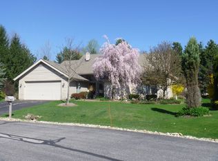 33615 Wellingford Ct, Solon, OH 44139