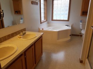 402 S Calhoun St, Tolono, IL 61880