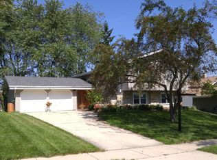 1170 Rosedale Ln, Hoffman Estates, IL 60169