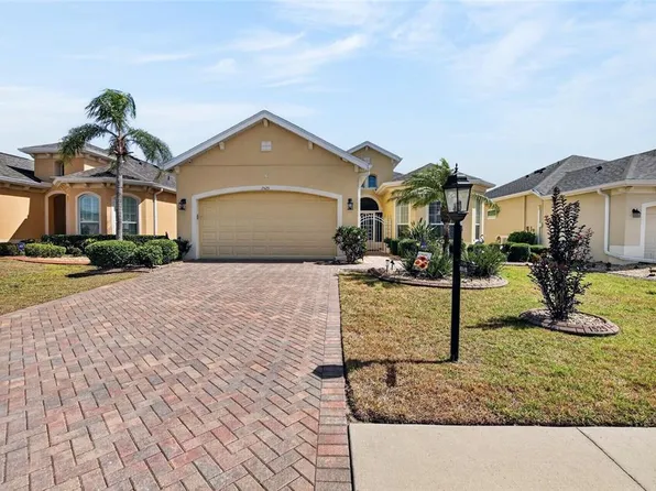 1525 Emerald Dunes Dr, Sun City Center, FL 33573