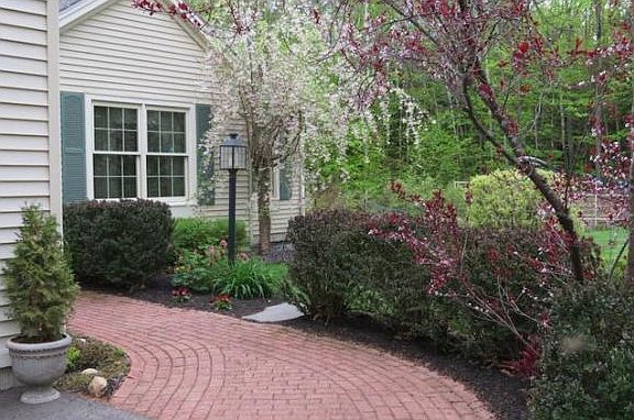 4th image of 937 Sanborn Rd