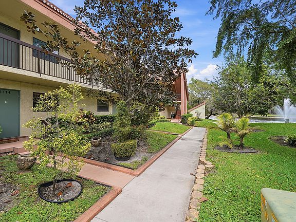 3rd image of 1774 Hammock Boulevard #118