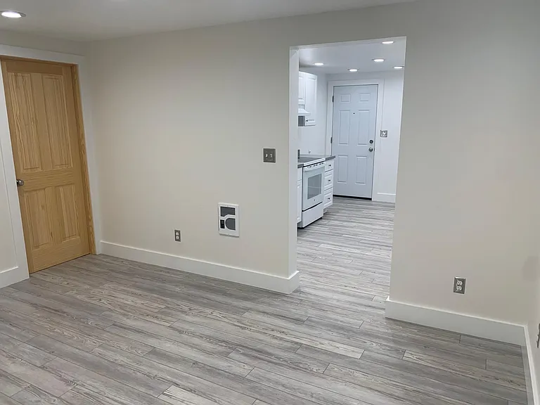 701 Brooks St #B — Photo 4