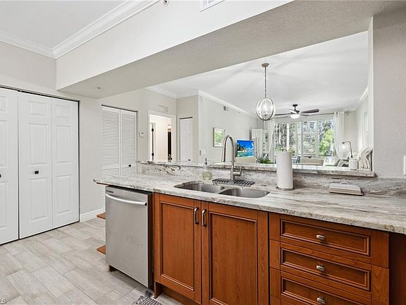 4th image of 10100 Villagio Palms WAY #101