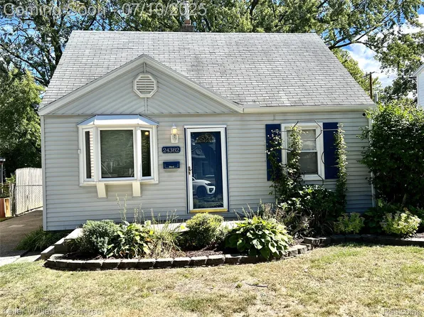 24382 Columbus Ave, Warren, MI 48089