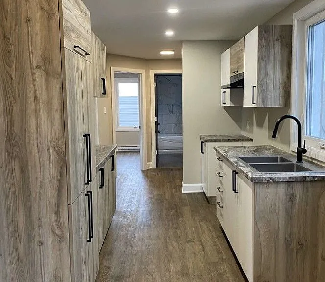 4534 A Ste Catherine St #A — Photo 6