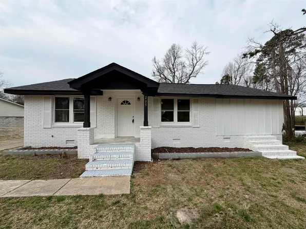 205 Seneca Ct, Spartanburg, SC 29301