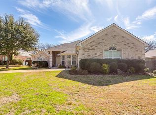 214 Forestridge Dr, Mansfield, TX 76063