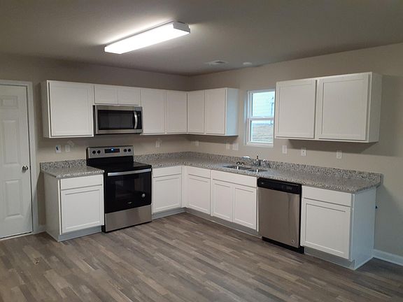 3rd image of 526 Canoe Dr