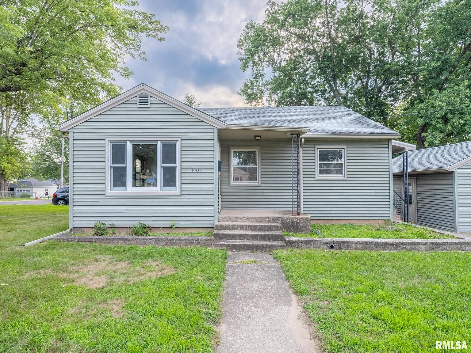 1403 Summer St photo 1