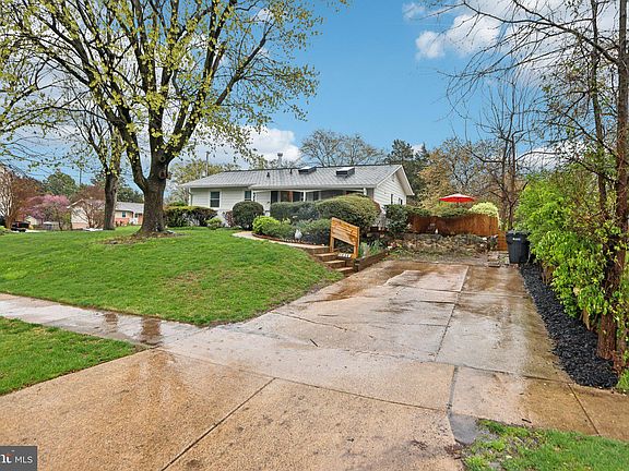 4th image of 7836 Heritage Dr
