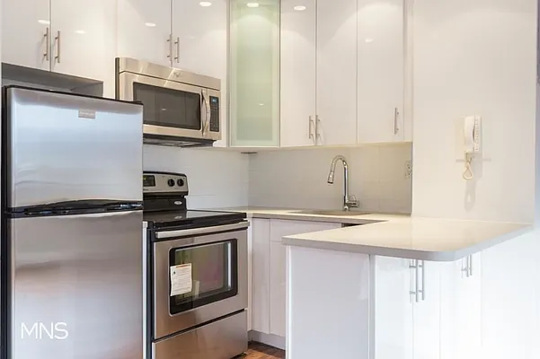 Rented by MNS | media 9